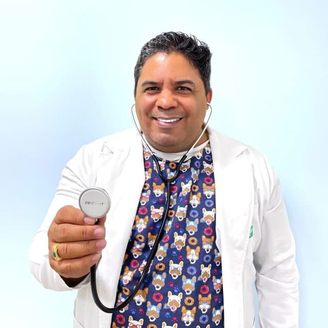 Dr. Alexei — Médico Responsável